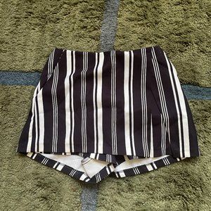Charlotte Russe / Black and White Striped Skort